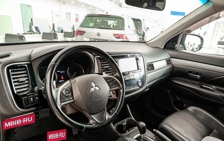 Mitsubishi Outlander III рестайлинг 3, 2013 год, 1 463 000 рублей, 20 фотография