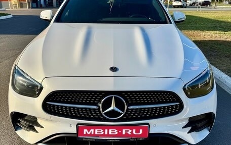 Mercedes-Benz E-Класс, 2021 год, 4 500 000 рублей, 1 фотография