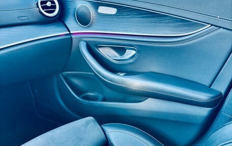 Mercedes-Benz E-Класс, 2021 год, 4 500 000 рублей, 25 фотография