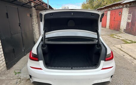 BMW 3 серия, 2019 год, 2 750 000 рублей, 15 фотография