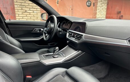 BMW 3 серия, 2019 год, 2 750 000 рублей, 18 фотография