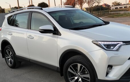 Toyota RAV4, 2019 год, 3 150 000 рублей, 2 фотография