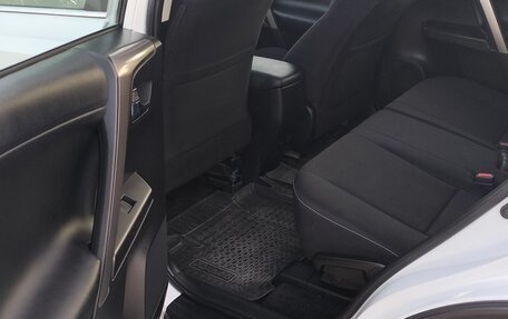 Toyota RAV4, 2019 год, 3 150 000 рублей, 10 фотография