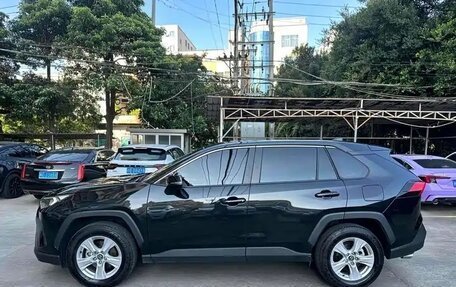 Toyota RAV4, 2024 год, 3 200 000 рублей, 6 фотография