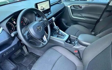 Toyota RAV4, 2024 год, 3 200 000 рублей, 13 фотография