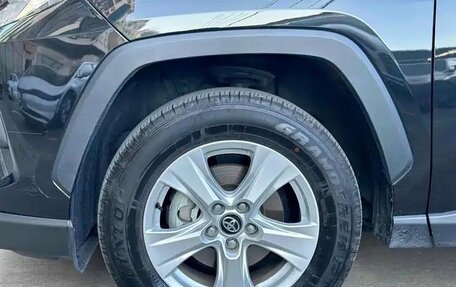 Toyota RAV4, 2024 год, 3 200 000 рублей, 5 фотография