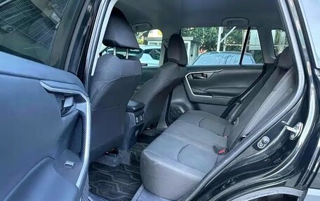 Toyota RAV4, 2024 год, 3 200 000 рублей, 14 фотография