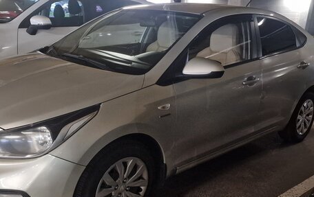 Hyundai Solaris II рестайлинг, 2019 год, 800 000 рублей, 2 фотография