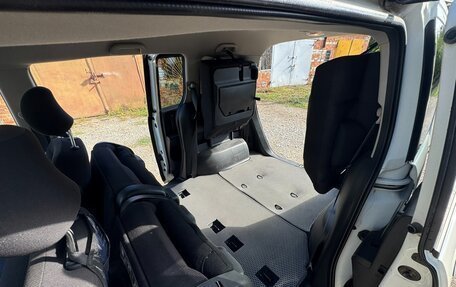 Honda Freed I, 2011 год, 1 300 000 рублей, 16 фотография