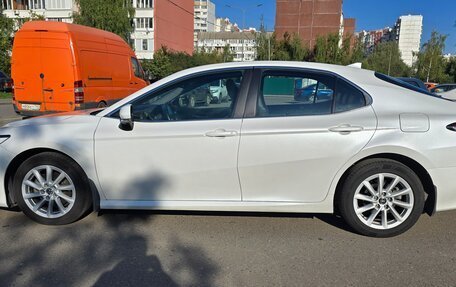 Toyota Camry, 2021 год, 2 700 000 рублей, 9 фотография