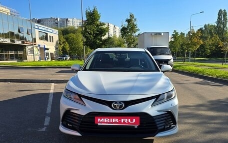 Toyota Camry, 2021 год, 2 700 000 рублей, 6 фотография