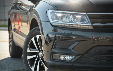 Volkswagen Tiguan II, 2019 год, 2 199 450 рублей, 2 фотография