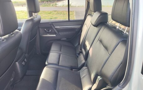 Mitsubishi Pajero IV, 2014 год, 2 500 000 рублей, 10 фотография