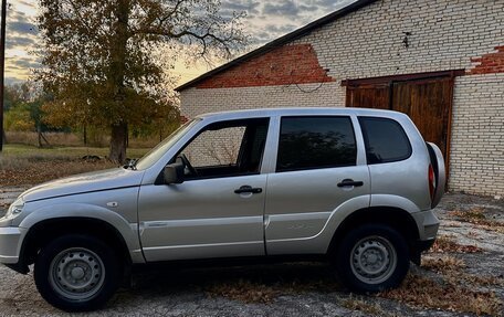 Chevrolet Niva I рестайлинг, 2011 год, 425 000 рублей, 4 фотография