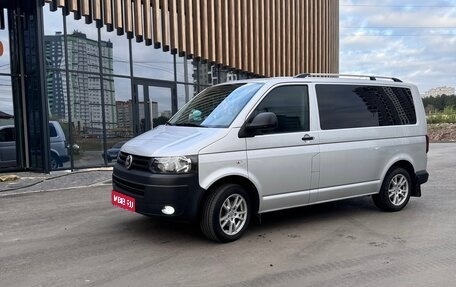 Volkswagen Caravelle T5, 2014 год, 2 300 000 рублей, 1 фотография