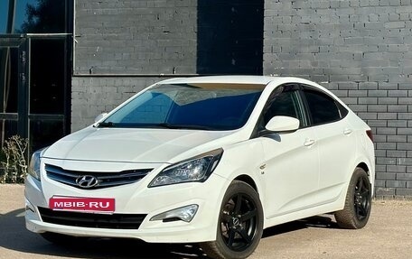 Hyundai Solaris II рестайлинг, 2015 год, 890 000 рублей, 1 фотография