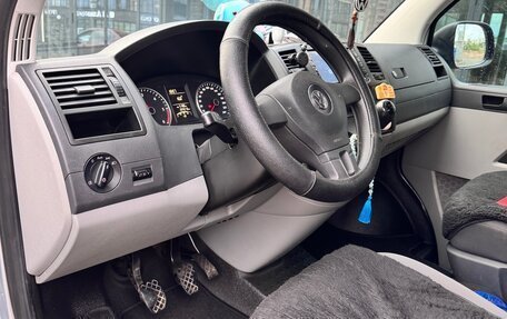 Volkswagen Caravelle T5, 2014 год, 2 300 000 рублей, 8 фотография