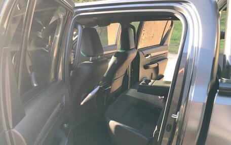 Toyota Hilux VIII, 2022 год, 7 300 000 рублей, 13 фотография