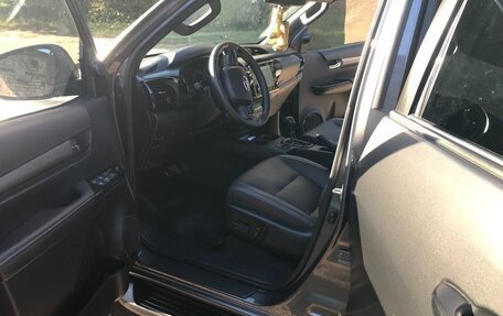 Toyota Hilux VIII, 2022 год, 7 300 000 рублей, 12 фотография