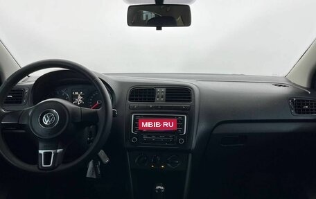 Volkswagen Polo VI (EU Market), 2015 год, 900 000 рублей, 11 фотография