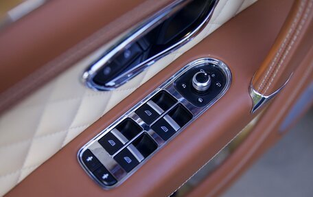 Bentley Bentayga I, 2017 год, 10 999 000 рублей, 13 фотография