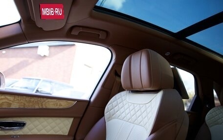 Bentley Bentayga I, 2017 год, 10 999 000 рублей, 21 фотография