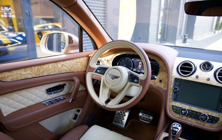 Bentley Bentayga I, 2017 год, 10 999 000 рублей, 30 фотография