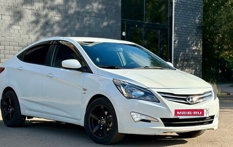 Hyundai Solaris II рестайлинг, 2015 год, 890 000 рублей, 3 фотография