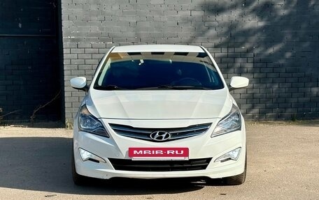 Hyundai Solaris II рестайлинг, 2015 год, 890 000 рублей, 2 фотография