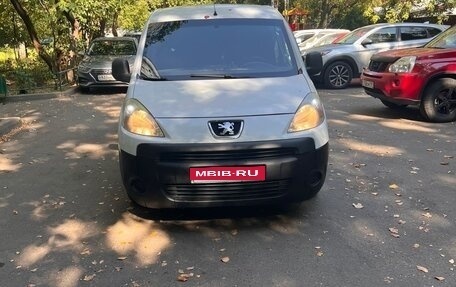 Peugeot Partner II рестайлинг 2, 2011 год, 710 000 рублей, 1 фотография