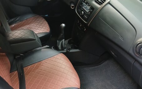 Renault Logan II, 2018 год, 785 000 рублей, 5 фотография