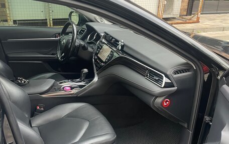 Toyota Camry, 2019 год, 3 250 000 рублей, 7 фотография