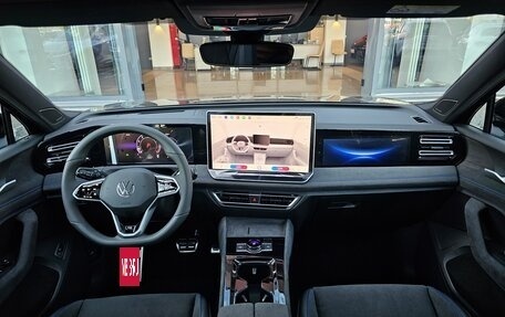 Volkswagen Tiguan, 2025 год, 4 750 000 рублей, 21 фотография