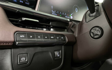 Cadillac Escalade V, 2022 год, 13 200 000 рублей, 21 фотография