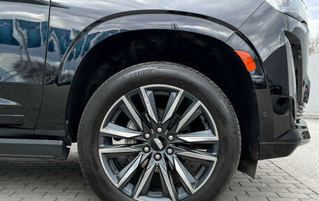 Cadillac Escalade V, 2022 год, 13 200 000 рублей, 33 фотография