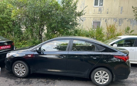 Hyundai Solaris II рестайлинг, 2017 год, 600 000 рублей, 1 фотография