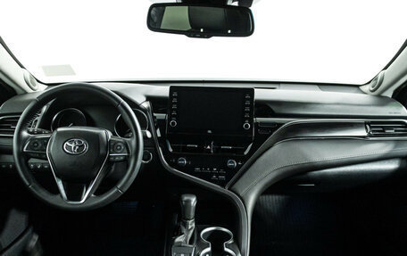 Toyota Camry, 2021 год, 3 450 000 рублей, 13 фотография