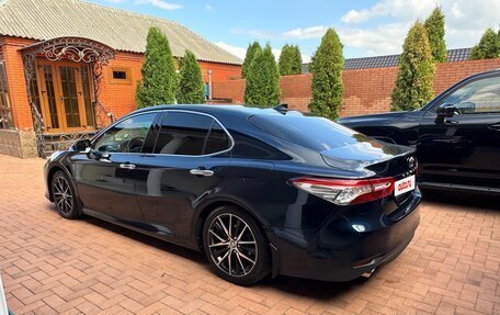 Toyota Camry, 2018 год, 2 350 000 рублей, 3 фотография