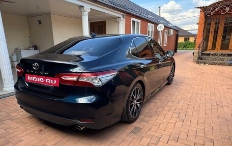 Toyota Camry, 2018 год, 2 350 000 рублей, 4 фотография