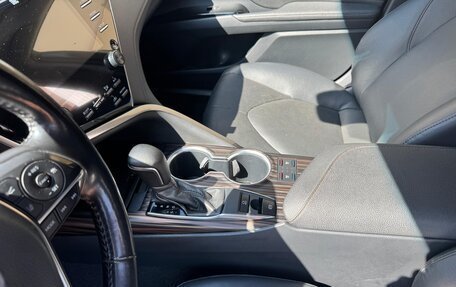 Toyota Camry, 2018 год, 2 350 000 рублей, 9 фотография