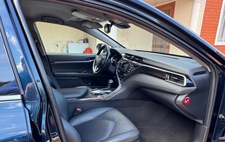 Toyota Camry, 2018 год, 2 350 000 рублей, 12 фотография