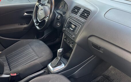 Volkswagen Polo VI (EU Market), 2018 год, 1 050 000 рублей, 3 фотография