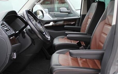 Volkswagen Multivan T6 рестайлинг, 2019 год, 5 997 рублей, 18 фотография