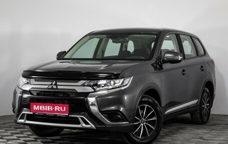 Mitsubishi Outlander III рестайлинг 3, 2019 год, 1 899 000 рублей, 1 фотография
