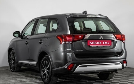 Mitsubishi Outlander III рестайлинг 3, 2019 год, 1 899 000 рублей, 7 фотография