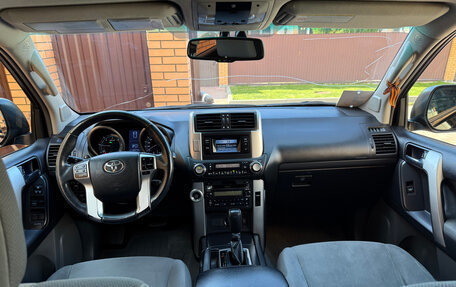 Toyota Land Cruiser Prado 150 рестайлинг 2, 2010 год, 2 800 000 рублей, 8 фотография