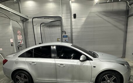 Chevrolet Cruze II, 2012 год, 700 000 рублей, 3 фотография