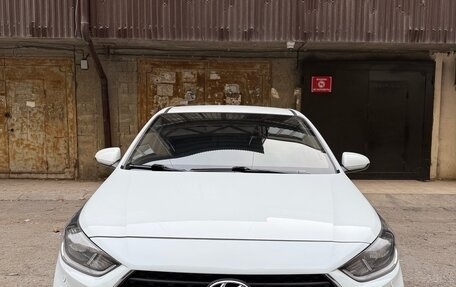 Hyundai Solaris II рестайлинг, 2017 год, 1 400 000 рублей, 2 фотография
