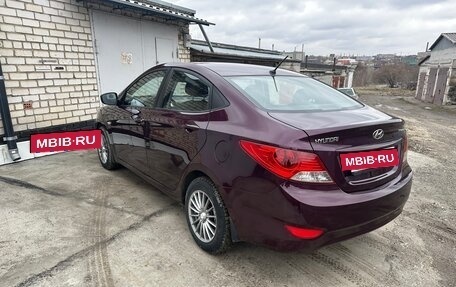 Hyundai Solaris II рестайлинг, 2011 год, 690 000 рублей, 4 фотография