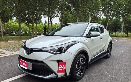 Toyota C-HR I рестайлинг, 2021 год, 2 030 000 рублей, 1 фотография